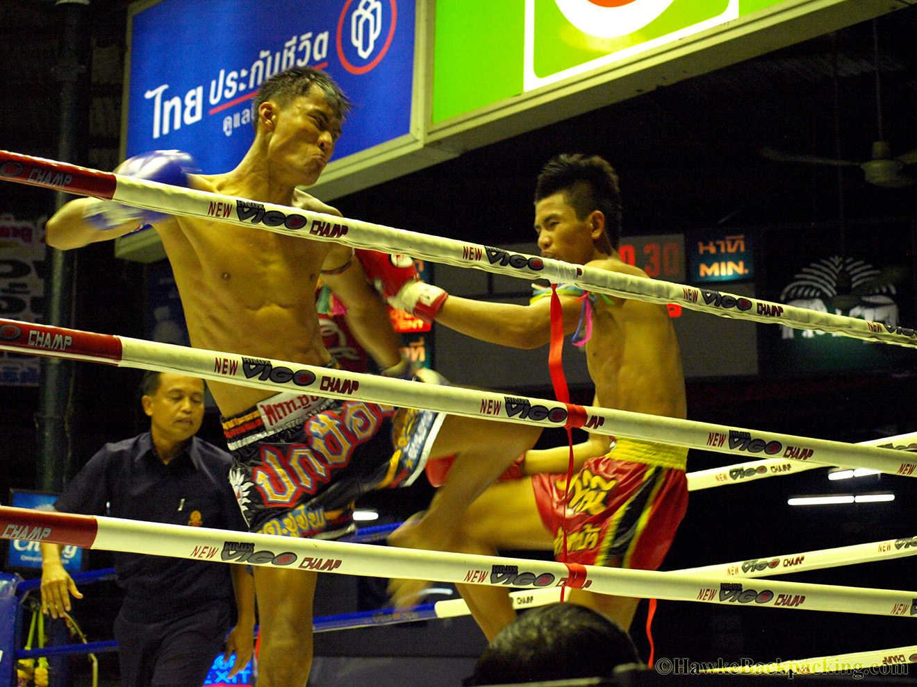 muay-thai-fights-hawkebackpacking